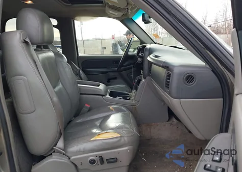 2003 Chevrolet Tahoe Z71 z USA, uszkodzony, nr VIN 1GNEK13ZX3R288925